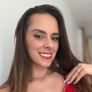 nicole Ellas